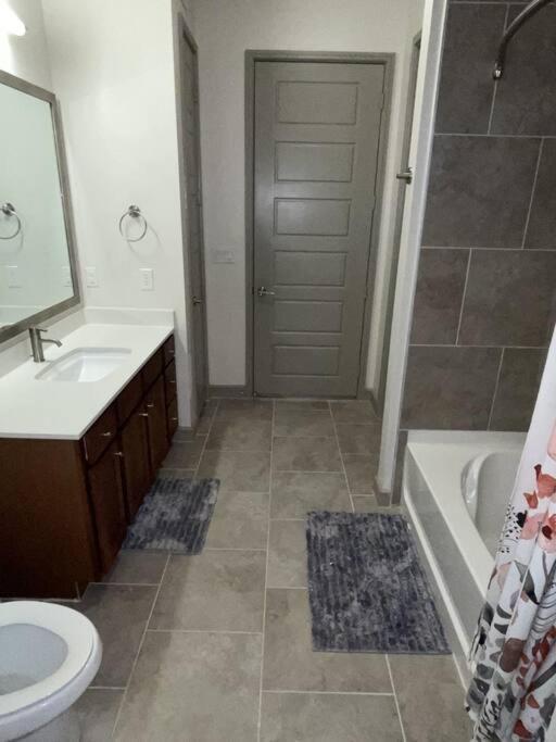 Downtown Living 1Br W/ Free Parking Garage Apartamento Houston Exterior foto
