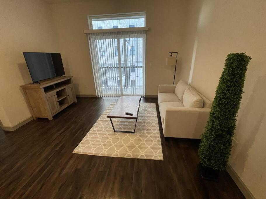 Downtown Living 1Br W/ Free Parking Garage Apartamento Houston Exterior foto