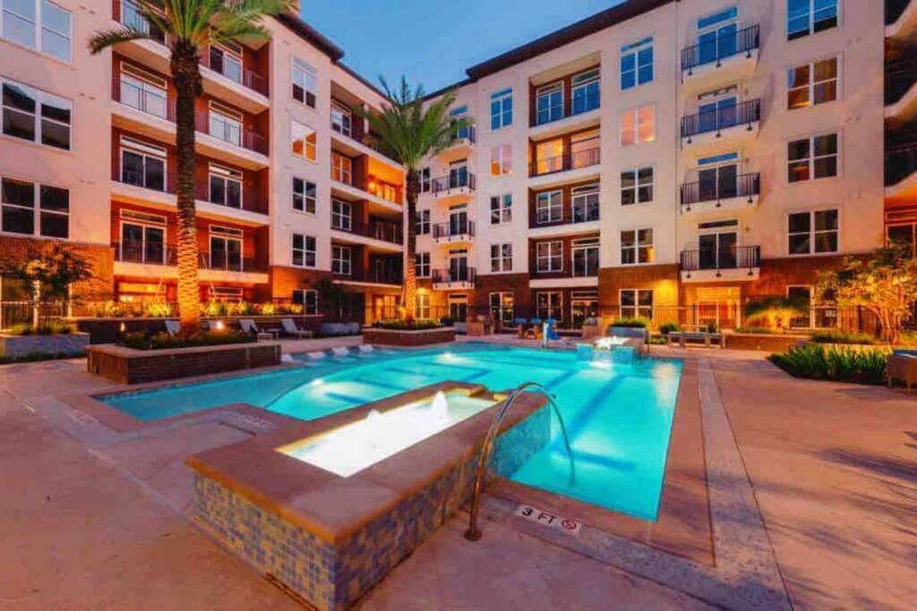 Downtown Living 1Br W/ Free Parking Garage Apartamento Houston Exterior foto