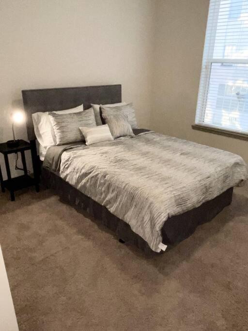 Downtown Living 1Br W/ Free Parking Garage Apartamento Houston Exterior foto