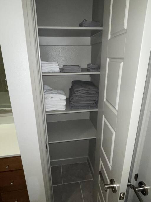 Downtown Living 1Br W/ Free Parking Garage Apartamento Houston Exterior foto